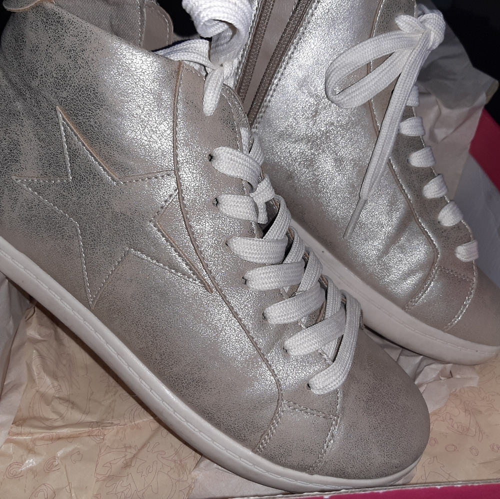 American Rag High Top - Picture 2 of 2